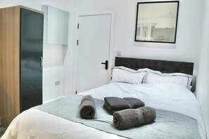 1 bedroom, WiFi, bed sheets