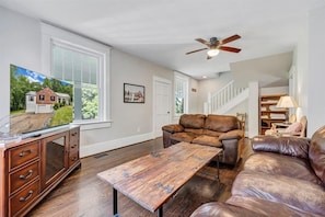 TV, fireplace, offices