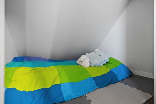 Local Loft Downtown Okotoks 2BD Private