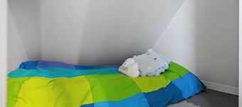 Local Loft Downtown Okotoks 2BD Private