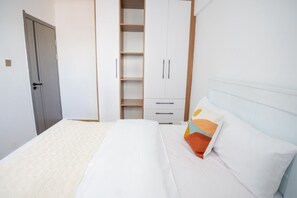 1 habitación, tabla de planchar con plancha, internet y ropa de cama 