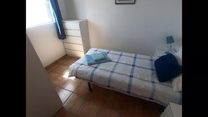 Iron/ironing board, WiFi, bed sheets