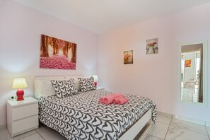 2 bedrooms, iron/ironing board, WiFi, bed sheets