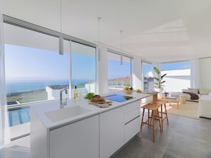 Deluxe Villa | Private kitchen