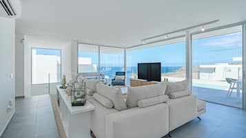 Villa – standard | Oppholdsområde | Smart-TV