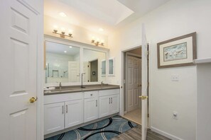 Shower, hair dryer, towels, shampoo