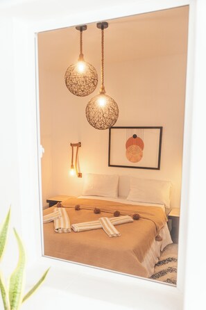 Habitación doble Deluxe, 1 cama Queen size | Tabla de planchar con plancha y wifi gratis 