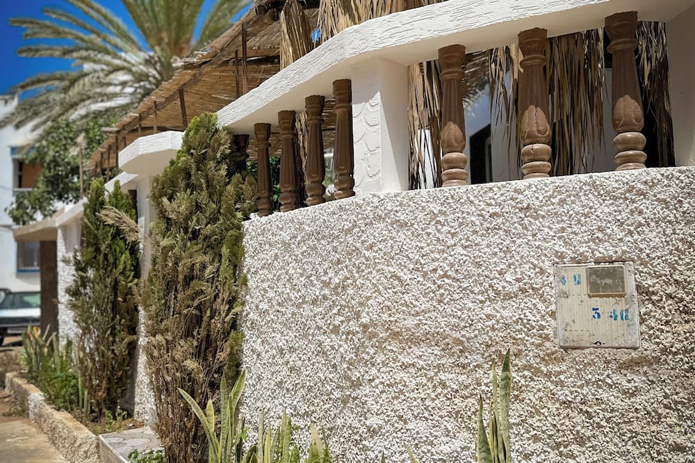 Eco Bay Surf Camp