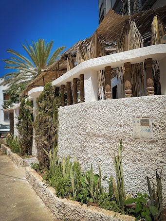 Exterior. Eco Bay Surf Camp