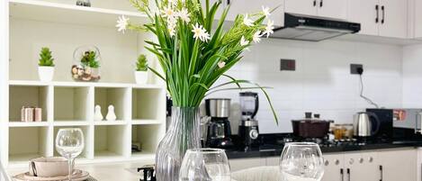 Mikrobølgeovn, ovn, kogeplade, opvaskemaskine