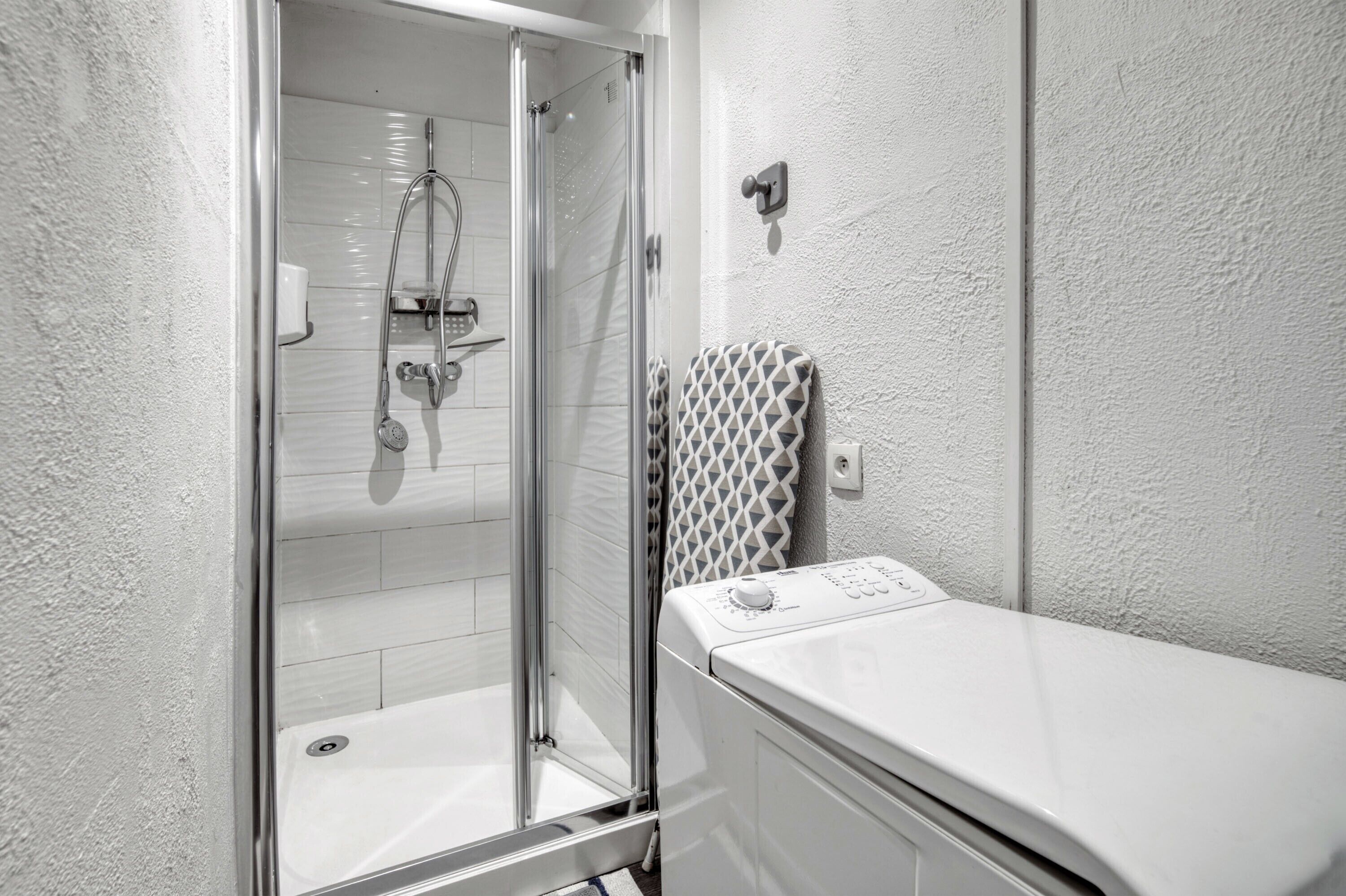 Bruser, hårtørrer, håndklæder