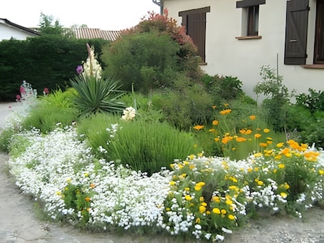 Exterior detail. Studio Apartment 'Le Laurier' with Private Terrace, Shared Garden and Wi-Fi
