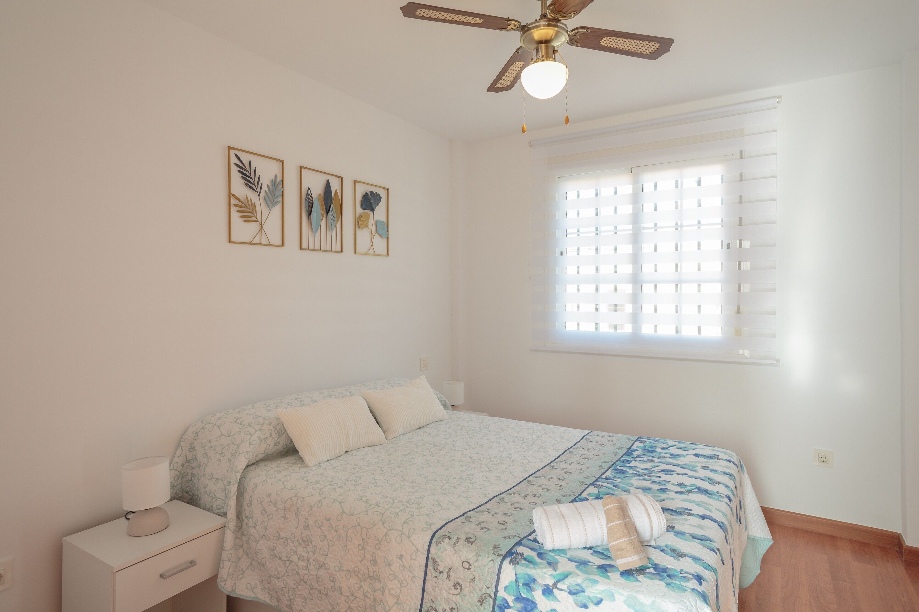 5 dormitorios, tabla de planchar con plancha, wifi y ropa de cama