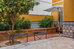 Terrace/patio - Holiday Home 'El Rincón Sevillano' with Private Terrace, Wi-Fi and Air Conditioning (Gerena)