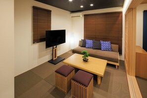 Japanese-style Condo, City View | Living area