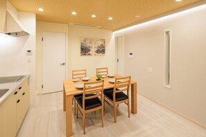 Japanese-style Condo, City View | In-room dining