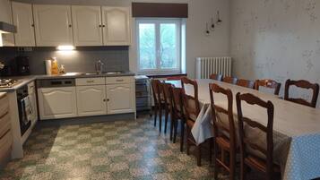 Micro-ondes, four, plaque de cuisson, lave-vaisselle
