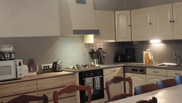 Micro-ondes, four, plaque de cuisson, lave-vaisselle