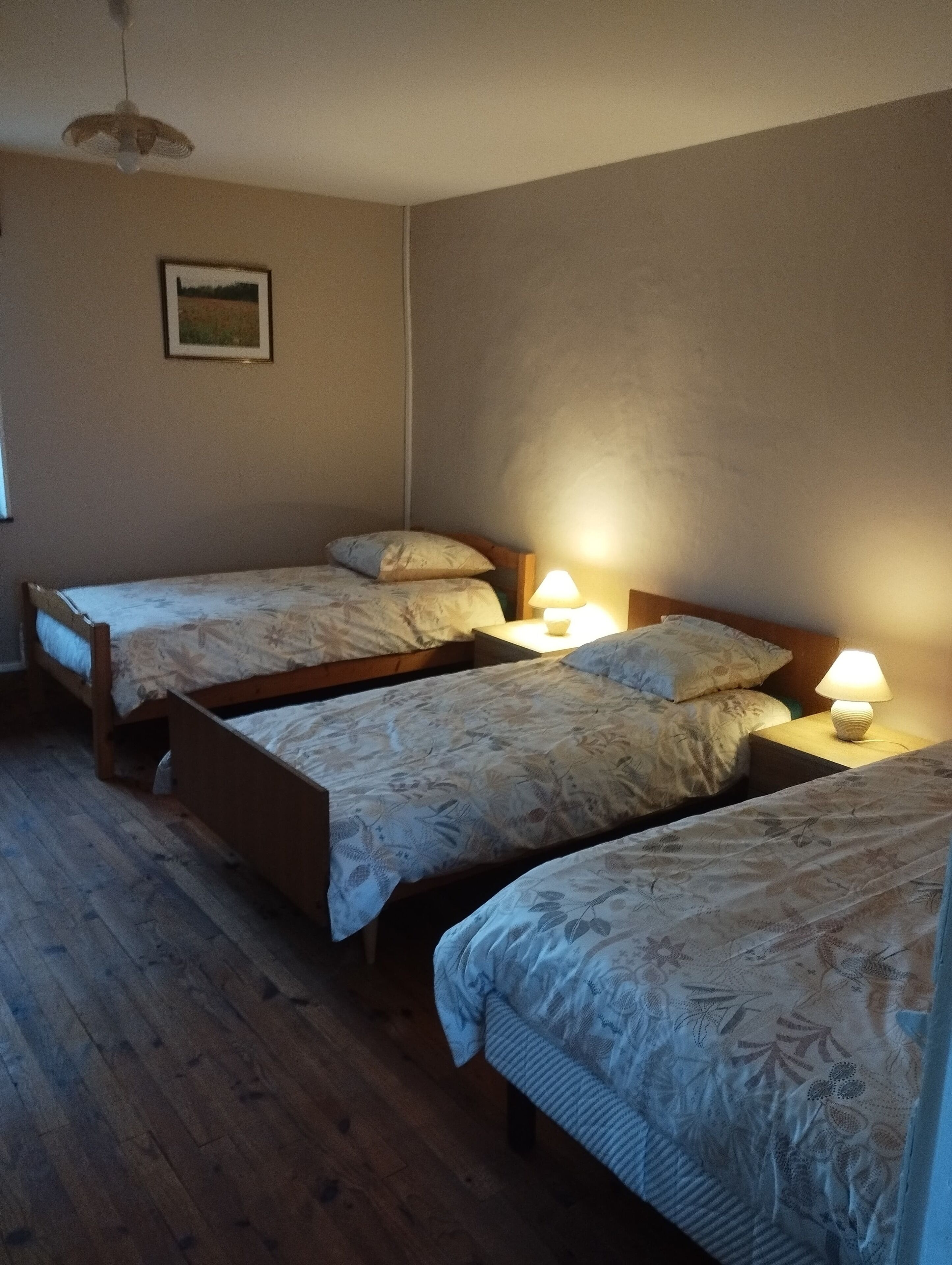 5 chambres, fer et planche à repasser, lit parapluie, draps fournis