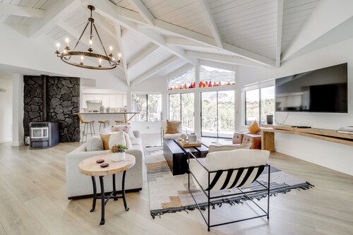 Walk to Park & Trails! Mtn-view Sedona Haven