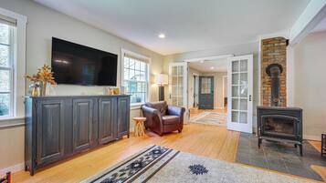 House (4 Bedrooms) | Interior