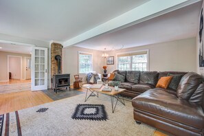 House (4 Bedrooms) | Interior - Outdoor Adventure Haven 14 Mi to Mount Snow Skiing (Newfane)