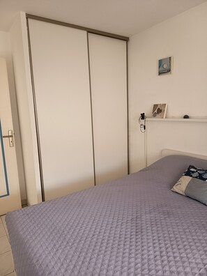 1 bedroom, iron/ironing board, bed sheets