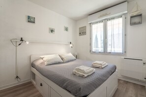 1 bedroom, iron/ironing board, bed sheets