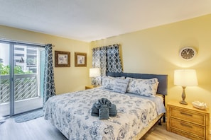 Apartment (3 Bedrooms) | Interior - Direct Beach Access! Walkable Condo on Ocean Blvd (North Myrtle Beach)