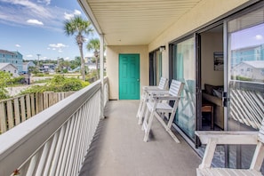 Apartment (3 Bedrooms) | Interior - Direct Beach Access! Walkable Condo on Ocean Blvd (North Myrtle Beach)