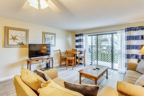 Apartment (3 Bedrooms) | Interior - Direct Beach Access! Walkable Condo on Ocean Blvd (North Myrtle Beach)