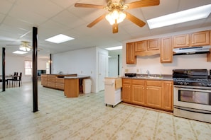 House (2 Bedrooms) | Interior