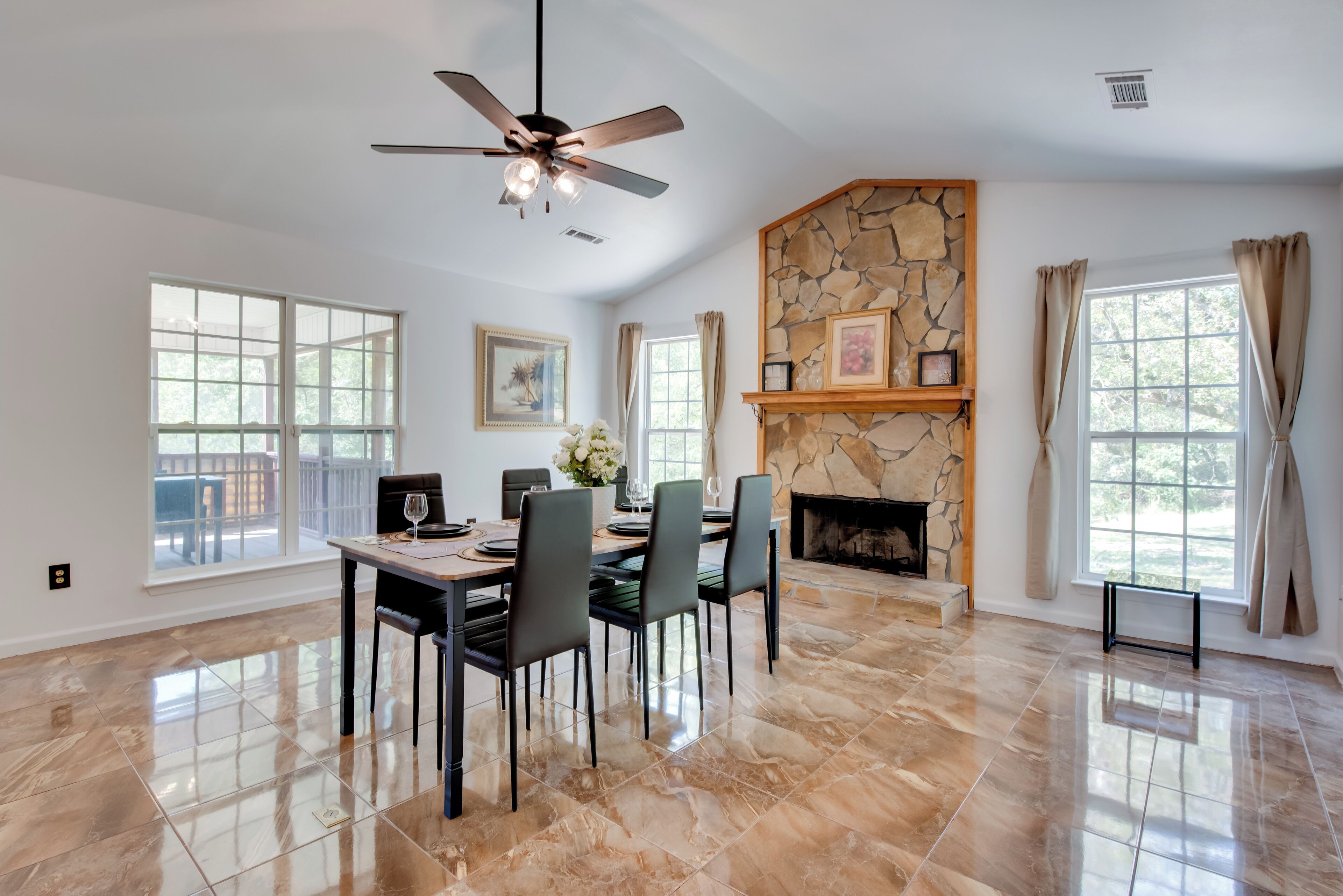 House (2 Bedrooms) | Interior