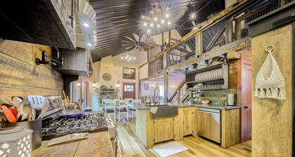Willow Brook Getaway: Hot Tub, Deck in Mifflinburg