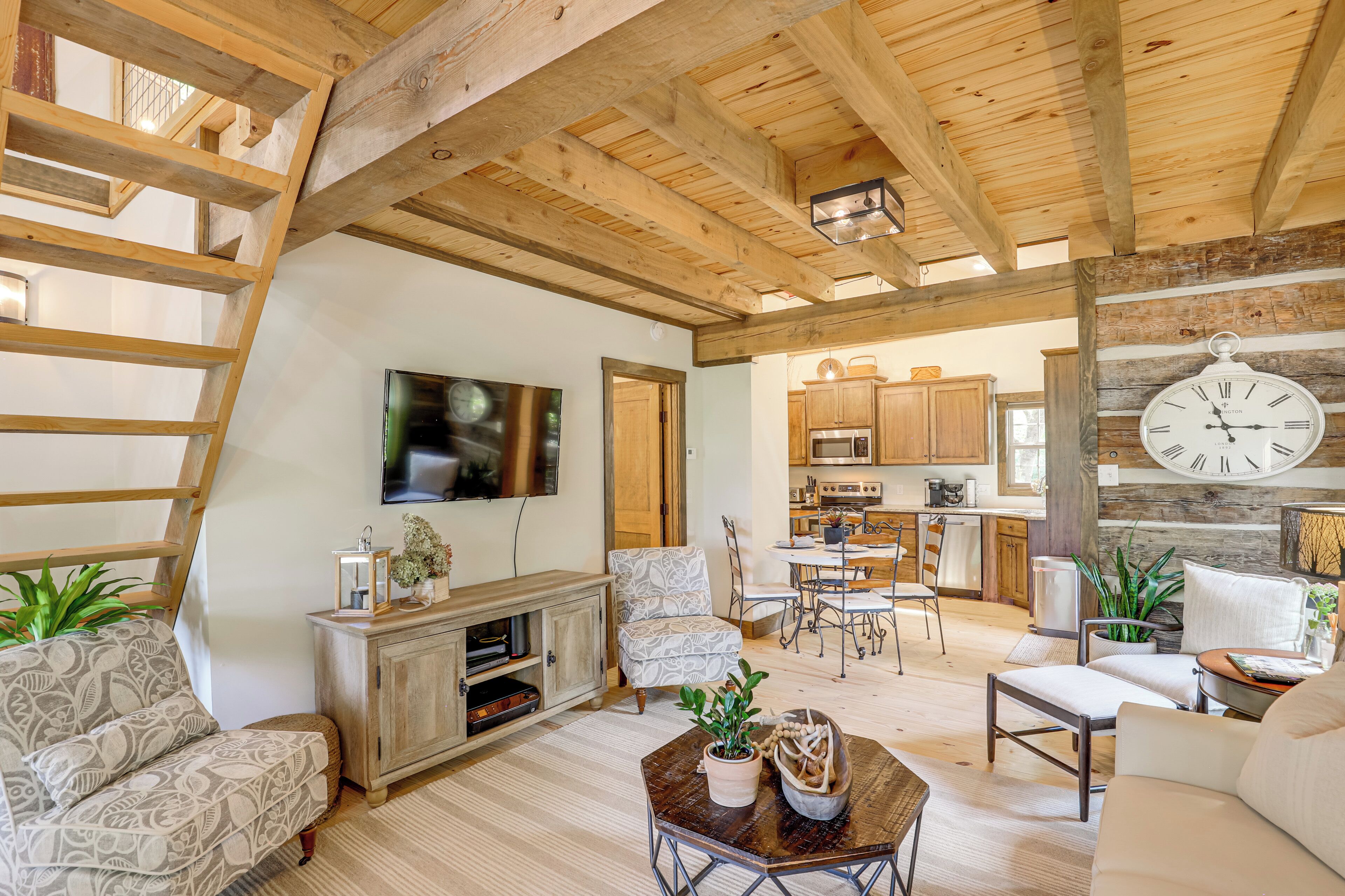 Rumah (2 Bedrooms) | Interior