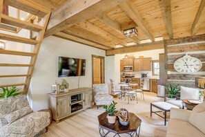 House (2 Bedrooms) | Interior