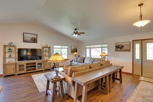 House (4 Bedrooms) | Interior