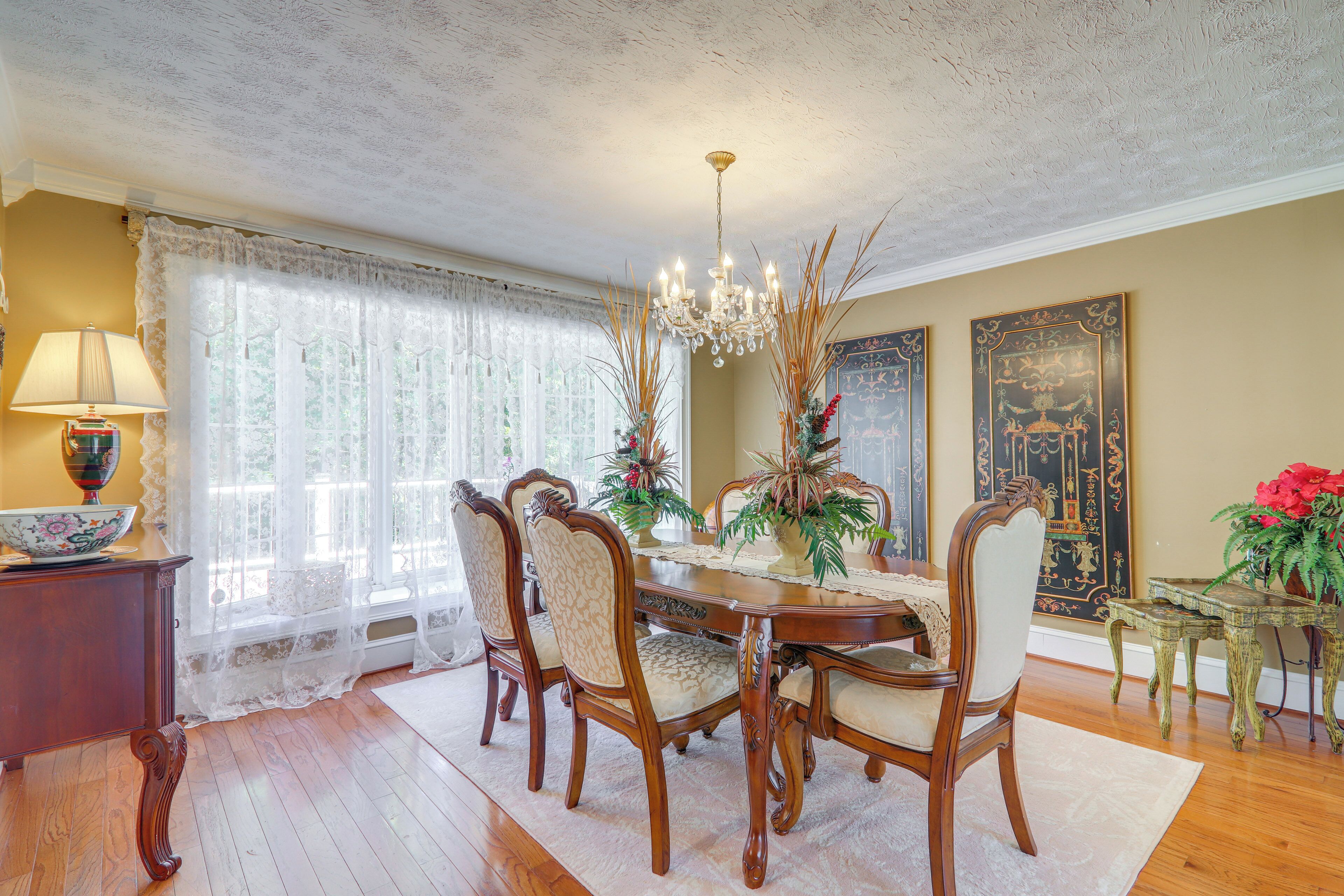 House (4 Bedrooms) | Interior