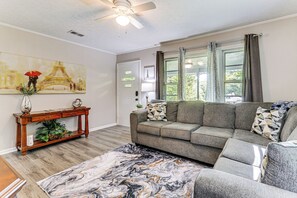 House (3 Bedrooms) | Interior - Peaceful Chatham Home in Virginia Countryside! (Chatham)