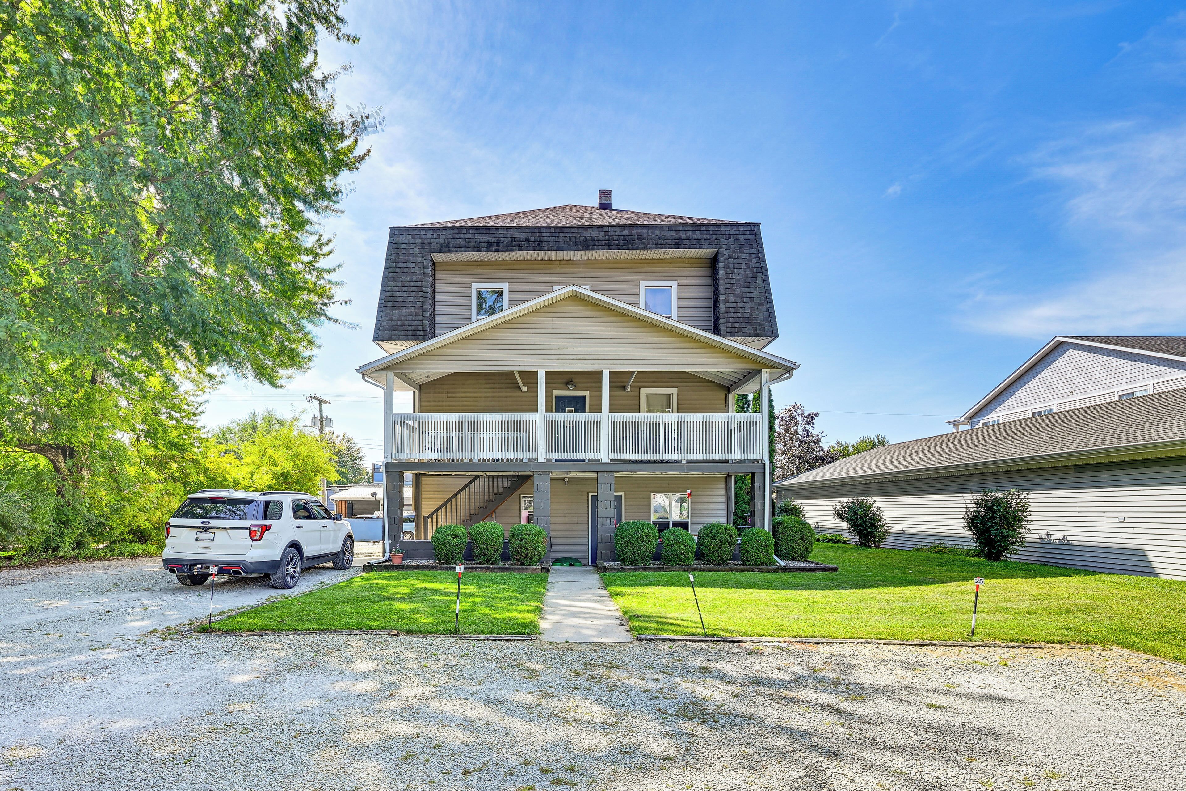 House (5 Bedrooms) | Interior