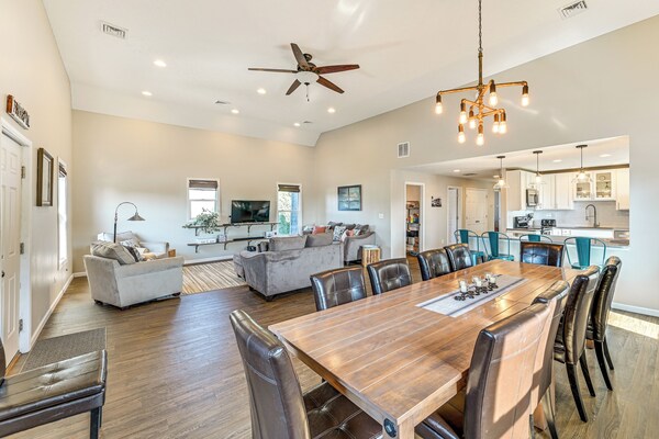 Walk To Academy: Lake Max Family Penthouse - Lake Maxinkuckee, IN