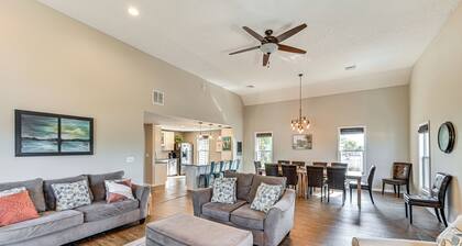 Walk to Academy: Lake Max Family Penthouse