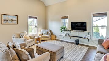 House (5 Bedrooms) | Interior