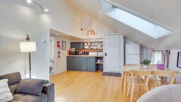 Apartment (1 Bedroom) | Interior