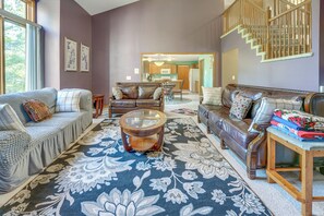 House (4 Bedrooms) | Interior - Private Yard w/ Patio: Family Getaway in Macomb (Macomb)