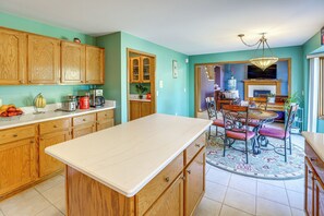 House (4 Bedrooms) | Interior