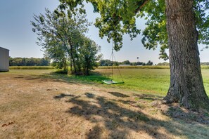House (2 Bedrooms) | Interior - 10 min to Elmarra River: Home w/ Fire Pit & Grill! (Toledo)