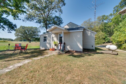 10 min to Elmarra River: Home w/ Fire Pit & Grill!