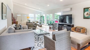 House (2 Bedrooms) | Front of property