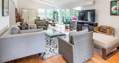 2 Mi to Downtown Coos Bay: Home w/ Deck, Fire Pits